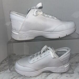Zeba Women's Slip-On Shoes‎ size 8.5* Snow White